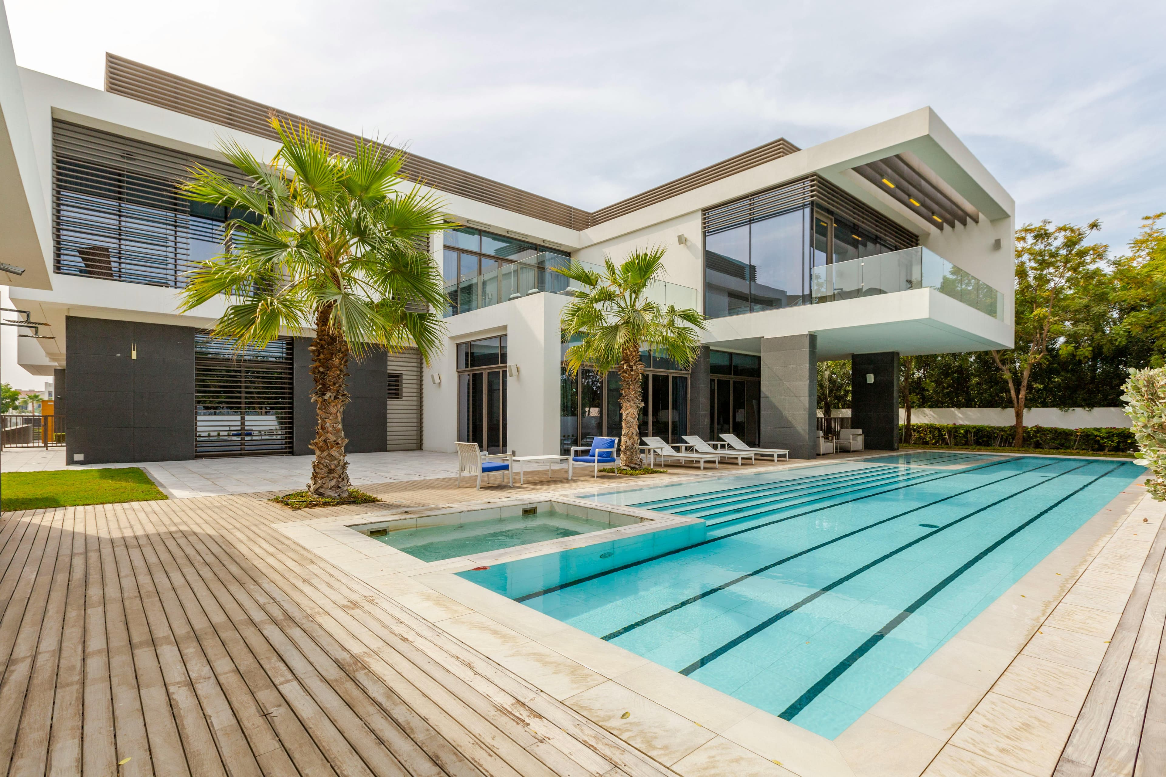 Résidence contemporaine avec piscine