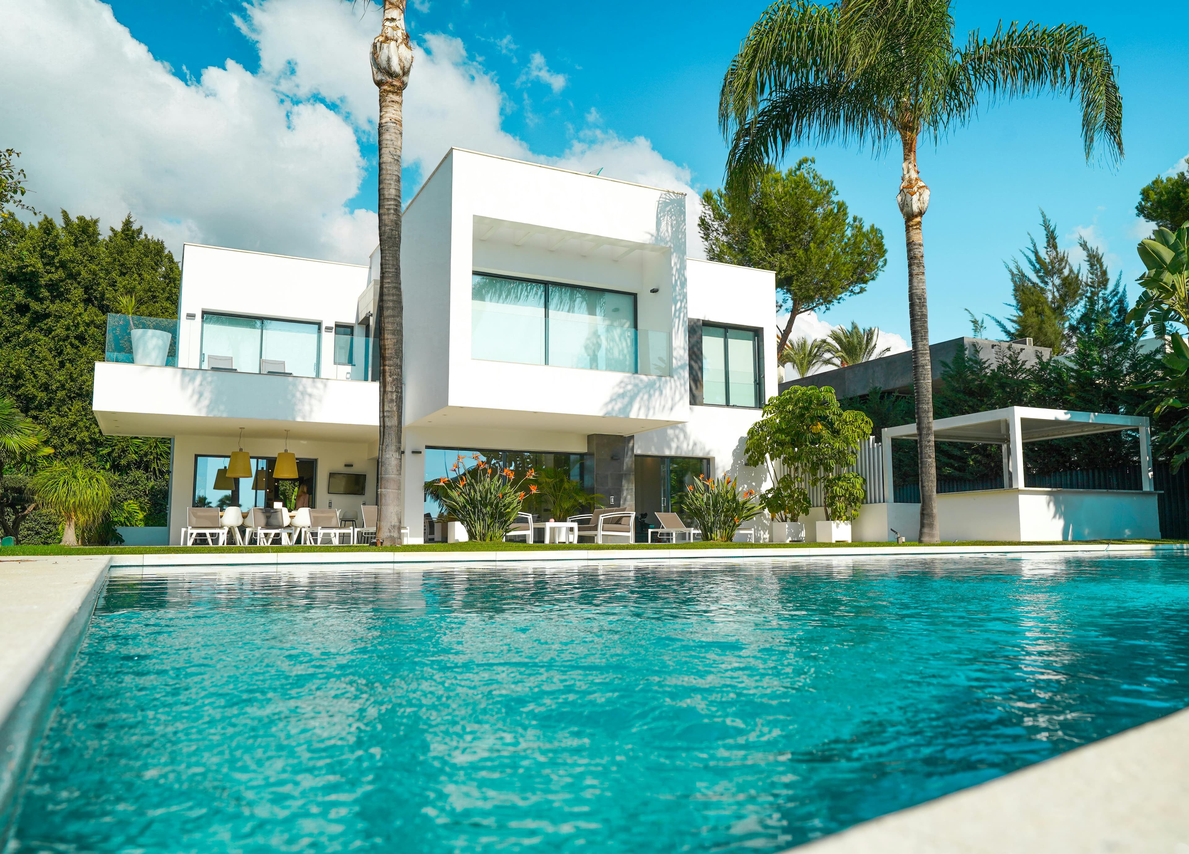 Villa contemporaine avec piscine