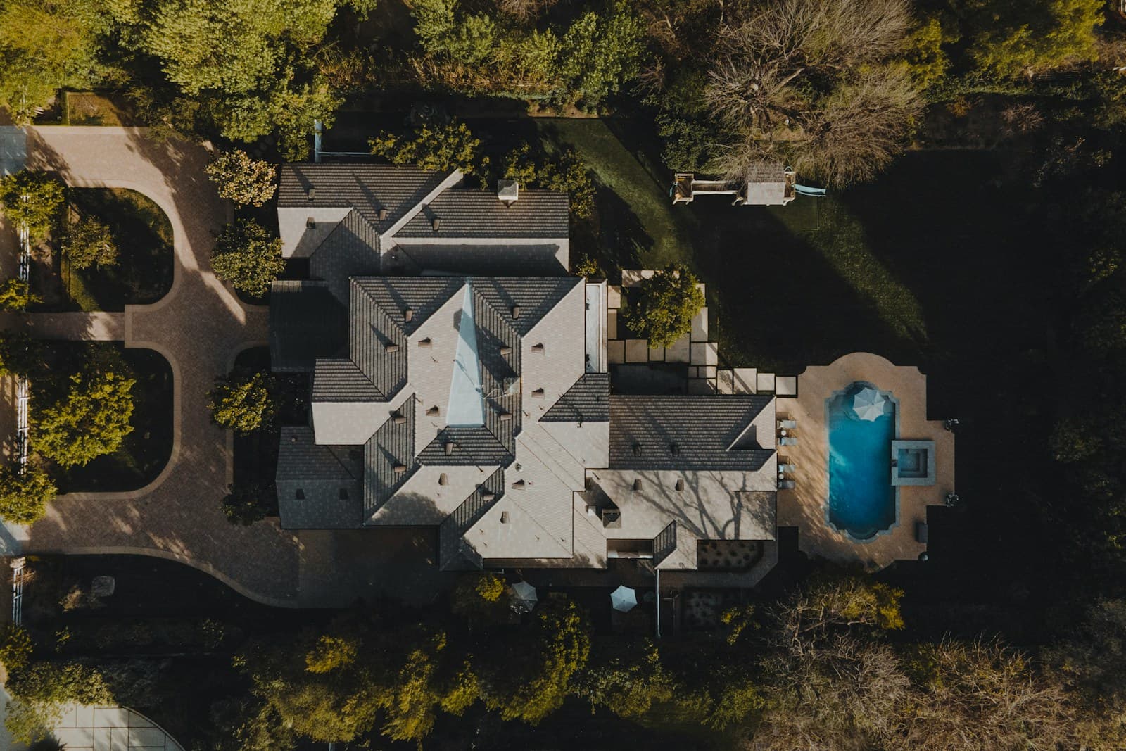 Espace immobilier haut de gamme associé à une structuration privée