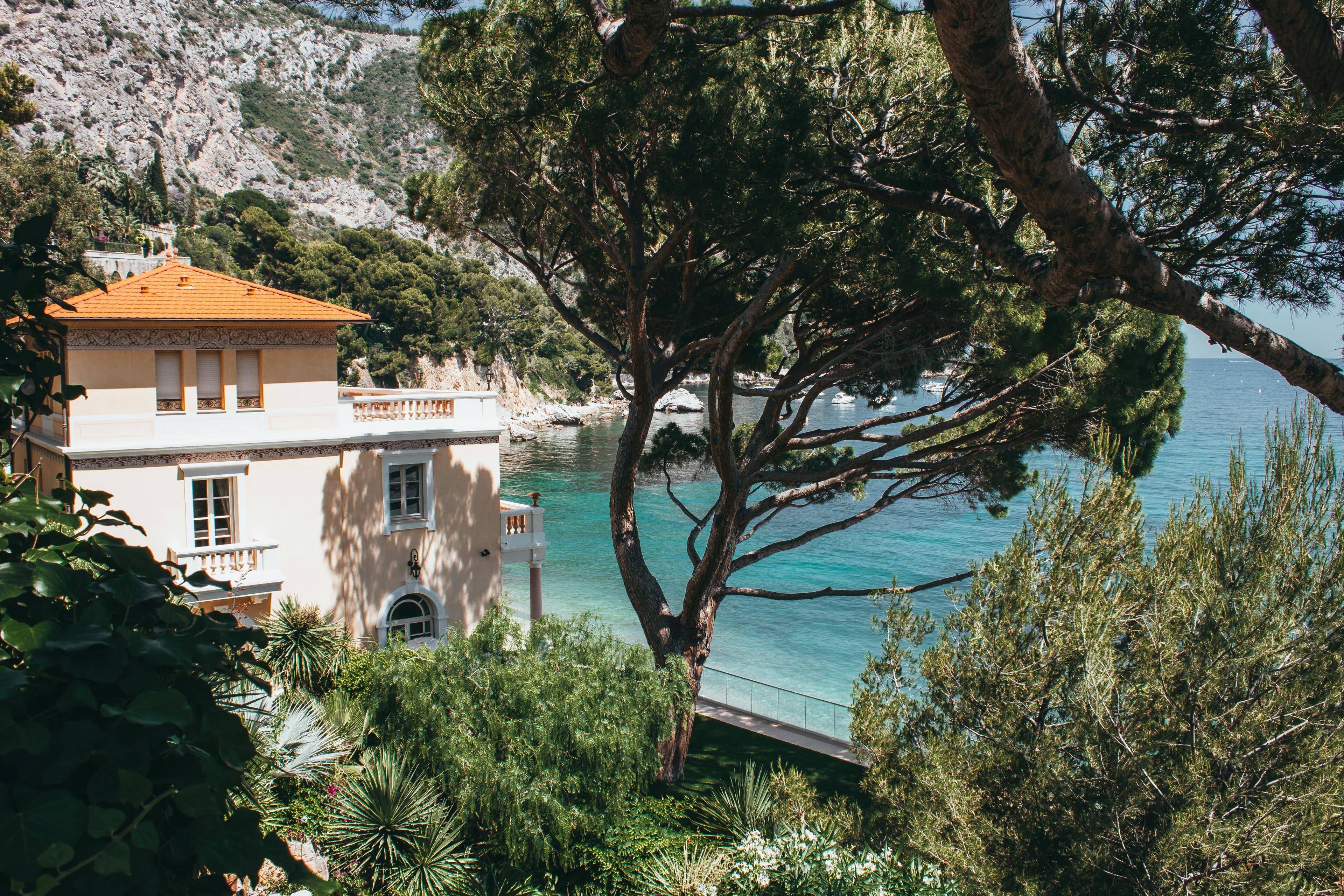 Villa en bord de mer sur la côte méditerranéenne