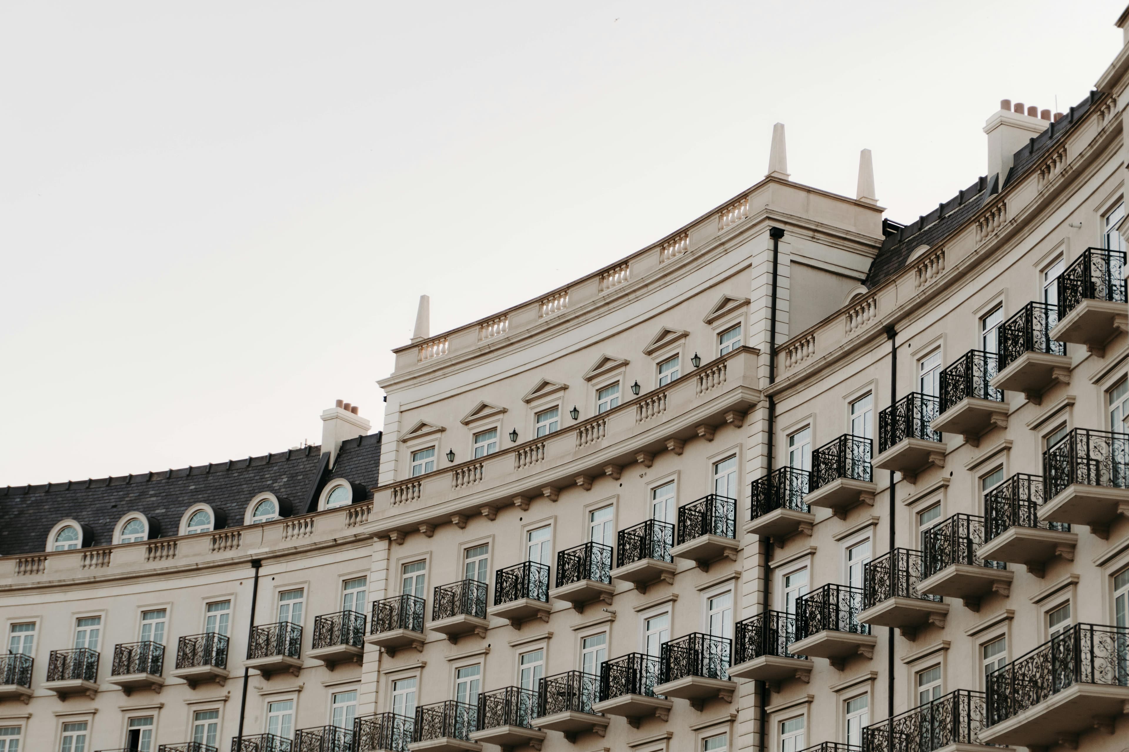 Immeuble de prestige avec balcons ouvragés